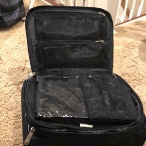 Lori Greiner cosmetic case. Never been used.